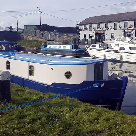 Roisin Dubh Houseboat Hotel Sallins Exterior photo