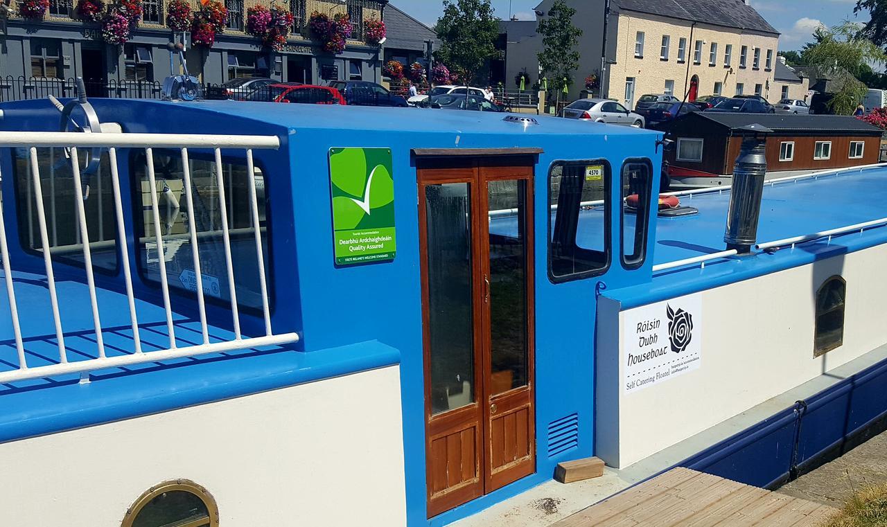Roisin Dubh Houseboat Botel 5*